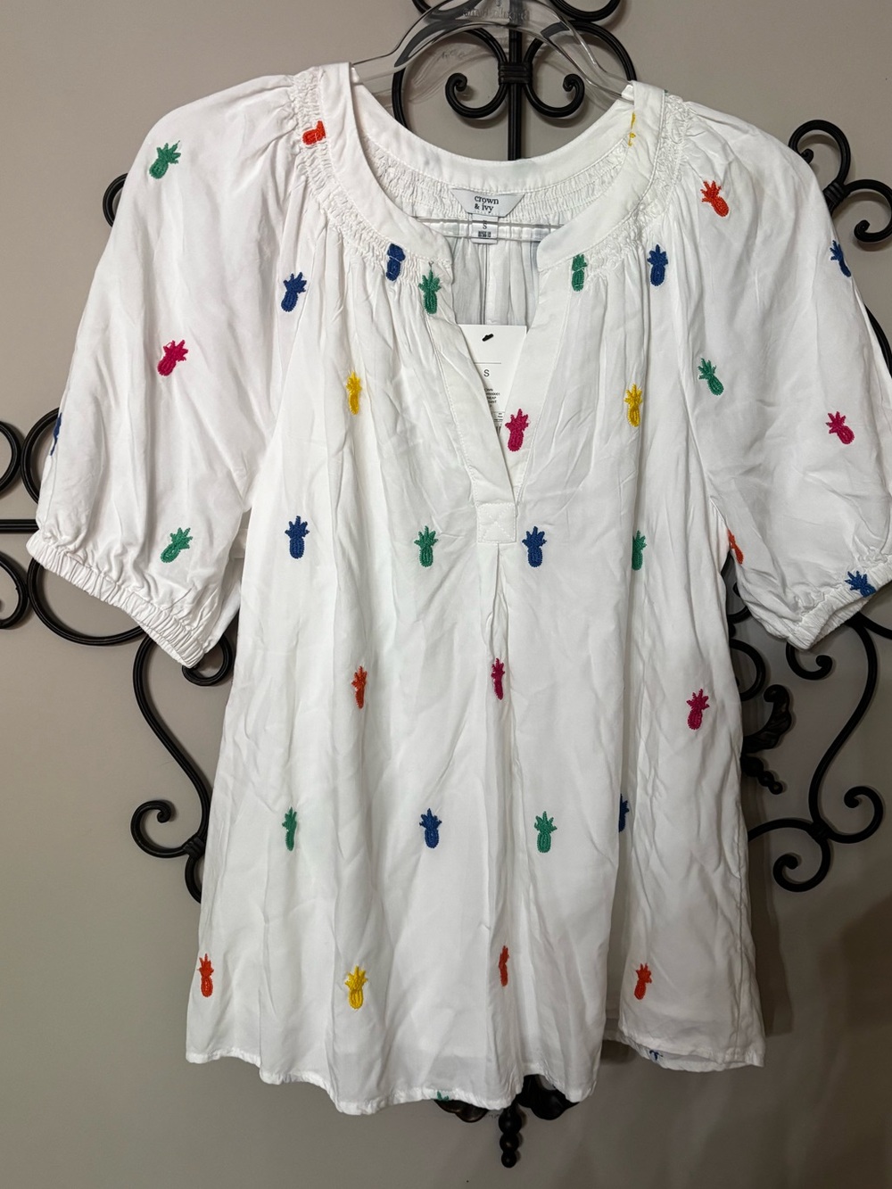 Crown and Ivy small blouse